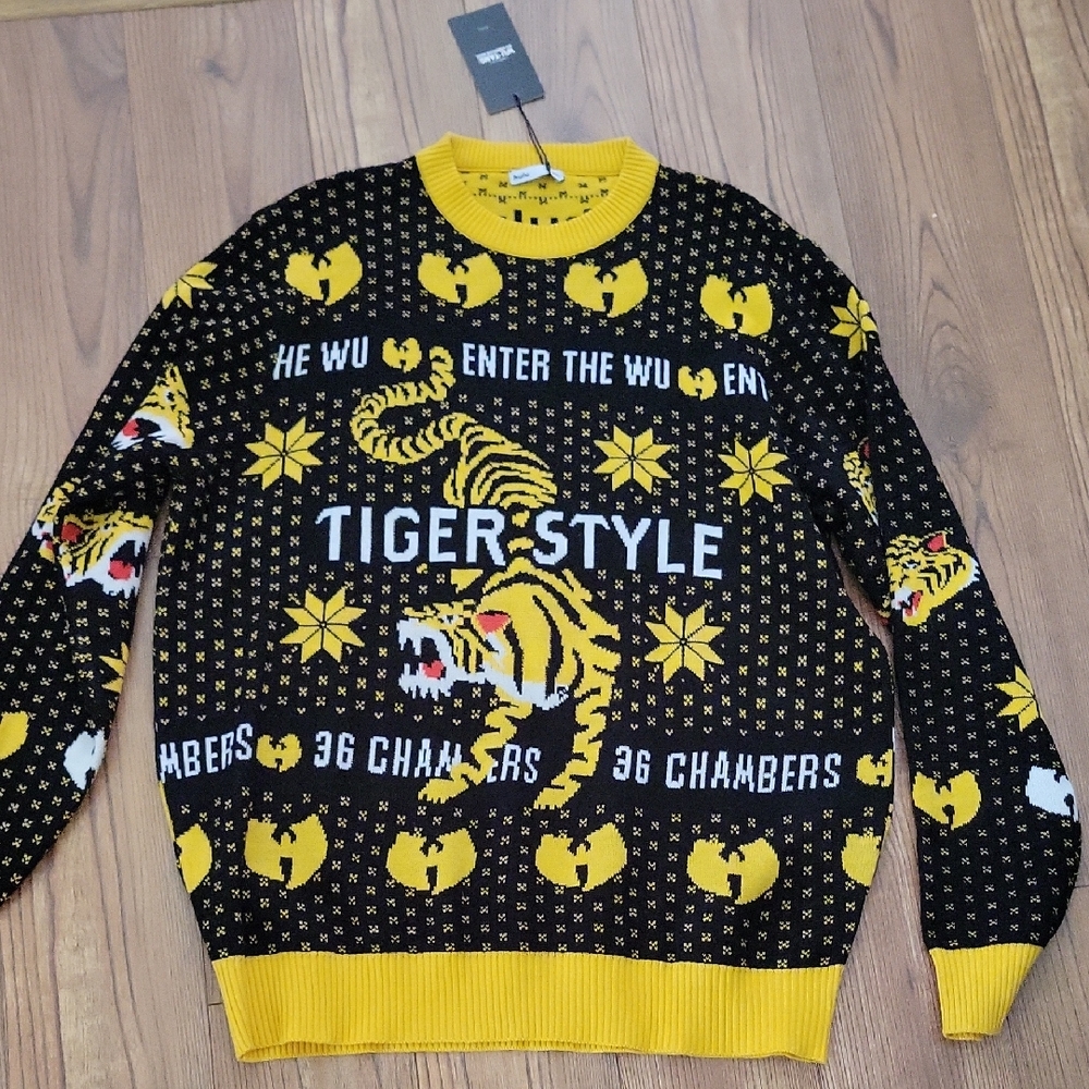 Hulu Wutang Black and Yellow Graphic Crewneck Sweater